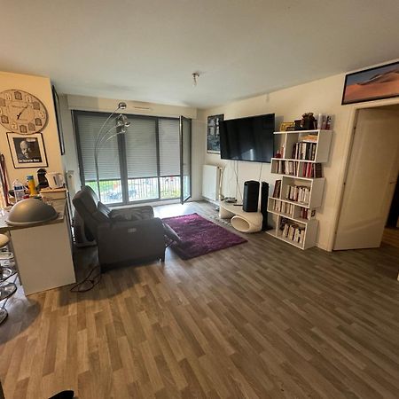 Grande Chambre 14 M2 Avec Salle De Bain Privative A Nanterre Prefecture Proche La Defense Arena Campus Sncf Et Paris Kültér fotó