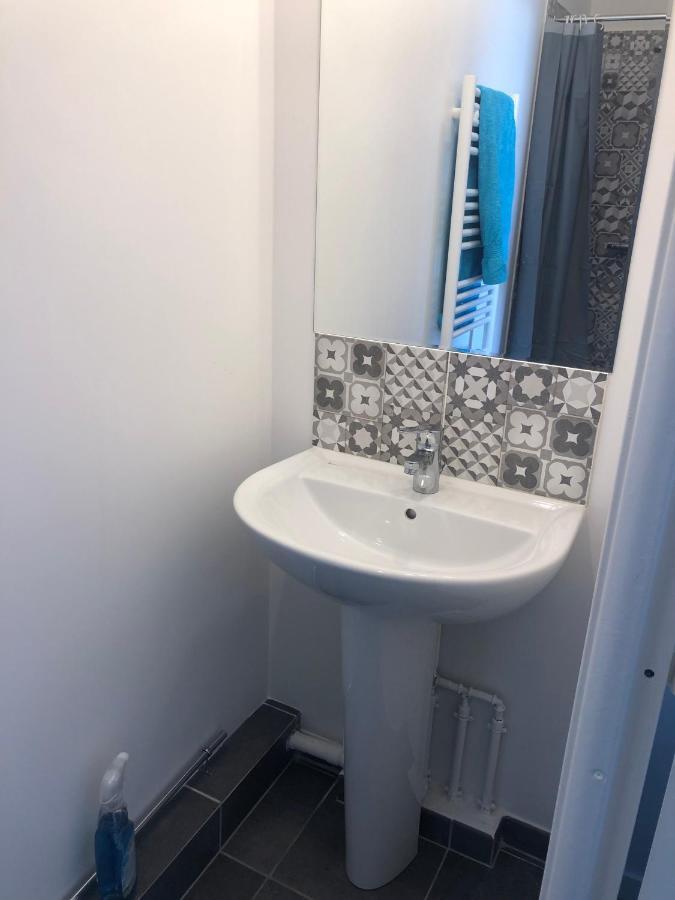 Grande Chambre 14 M2 Avec Salle De Bain Privative A Nanterre Prefecture Proche La Defense Arena Campus Sncf Et Paris Kültér fotó