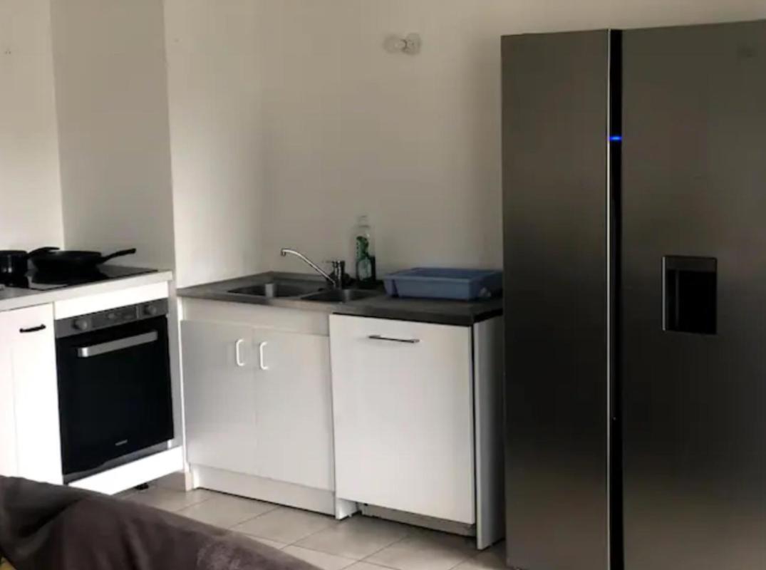 Grande Chambre 14 M2 Avec Salle De Bain Privative A Nanterre Prefecture Proche La Defense Arena Campus Sncf Et Paris Kültér fotó